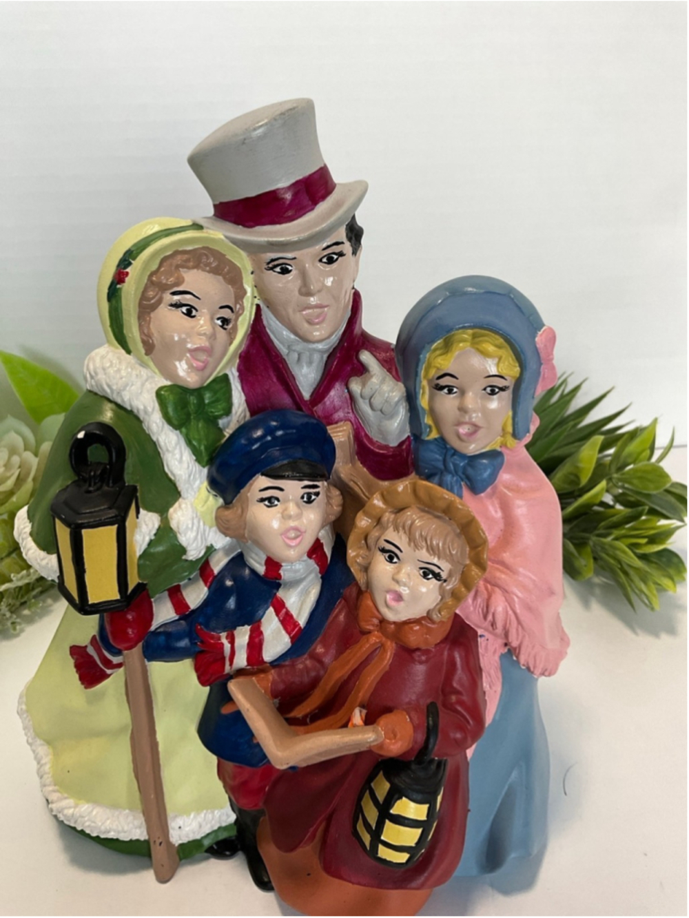 Ceramic Christmas Carolers - Picture 2 of 6